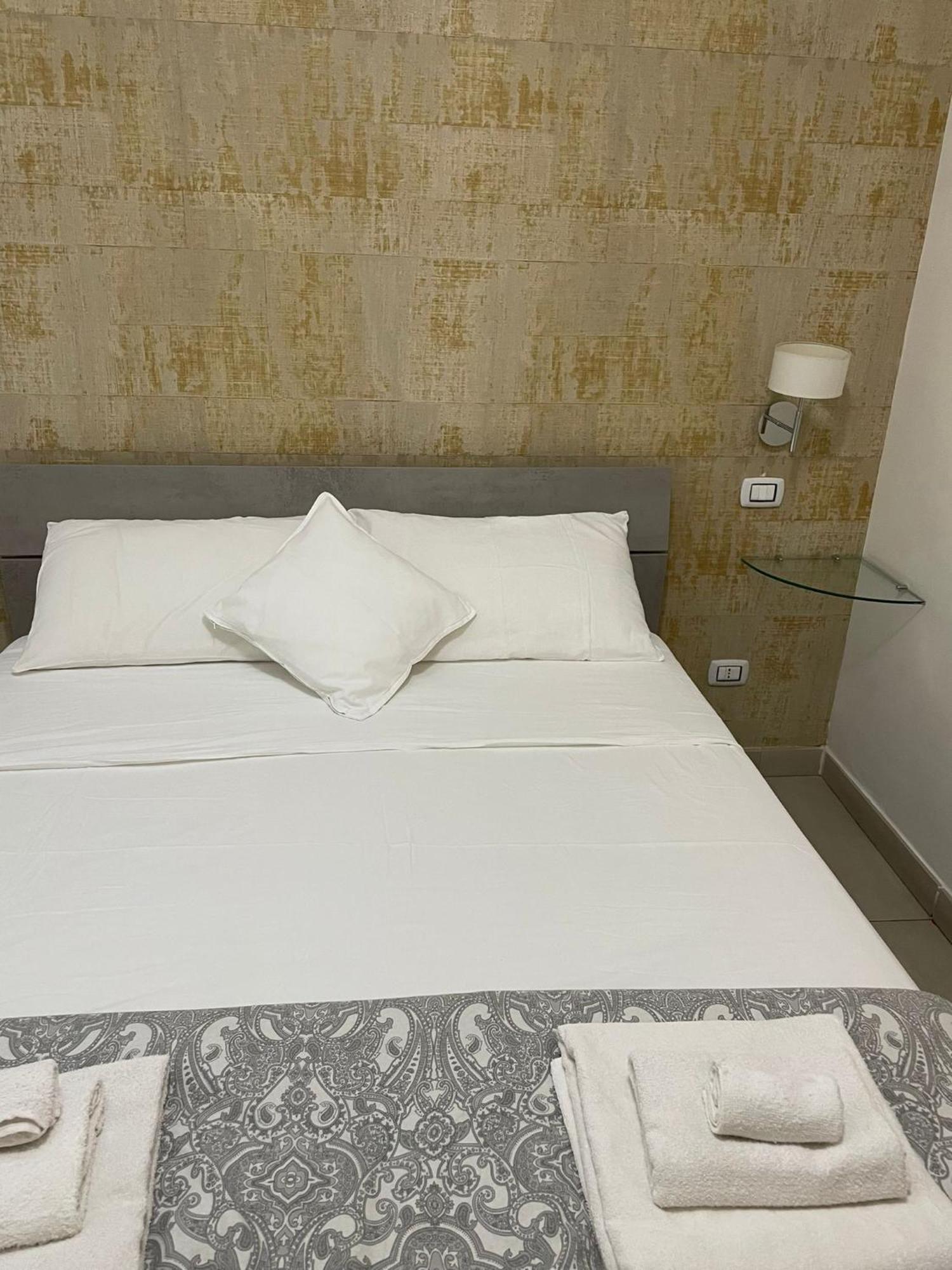 Terrazza Aragon Room And Spa ナポリ エクステリア 写真